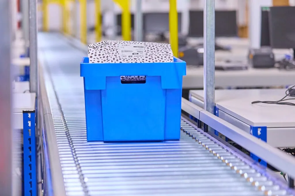 Box on conveyor in ILG warehouse